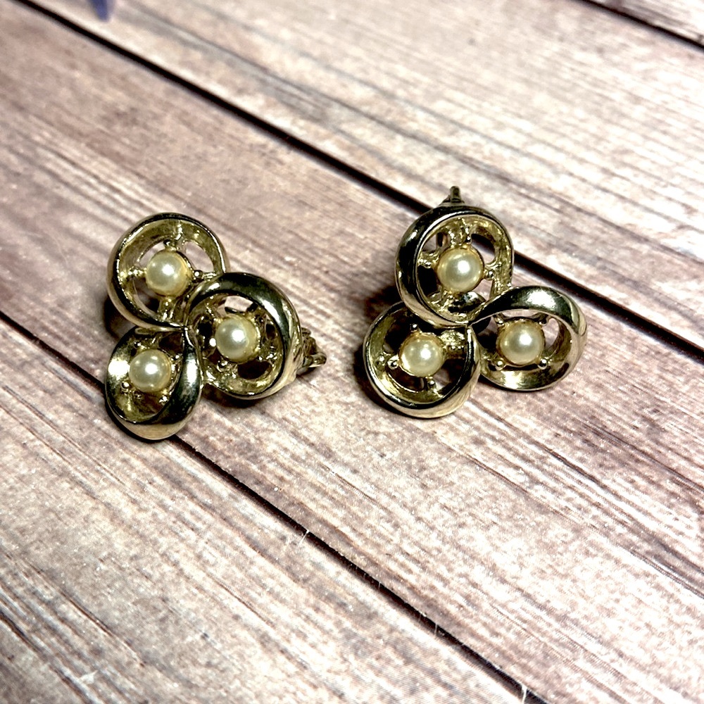 CORO Vintage Clip Earrings Goldtone Tri-Circle with Faux Pearls